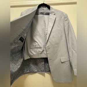 Saddlebred Seersucker 44R jacket 
38 W 30 L pants
Color: Light Blue